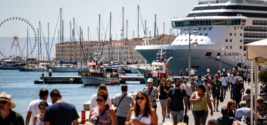 Marseille submergée par le tourisme de masse cherche à se réguler