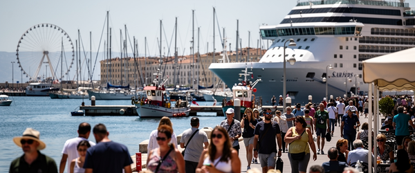 Marseille submergée par le tourisme de masse cherche à se réguler